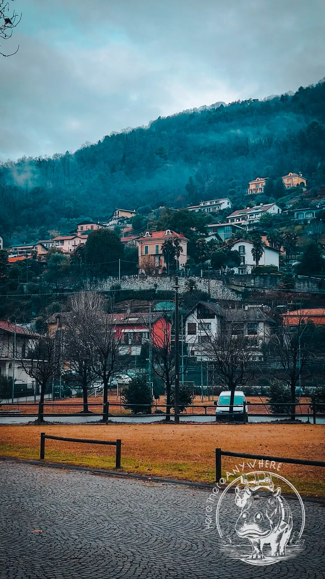 Verbania aus der Ferne. Ort am Lago Maggiore